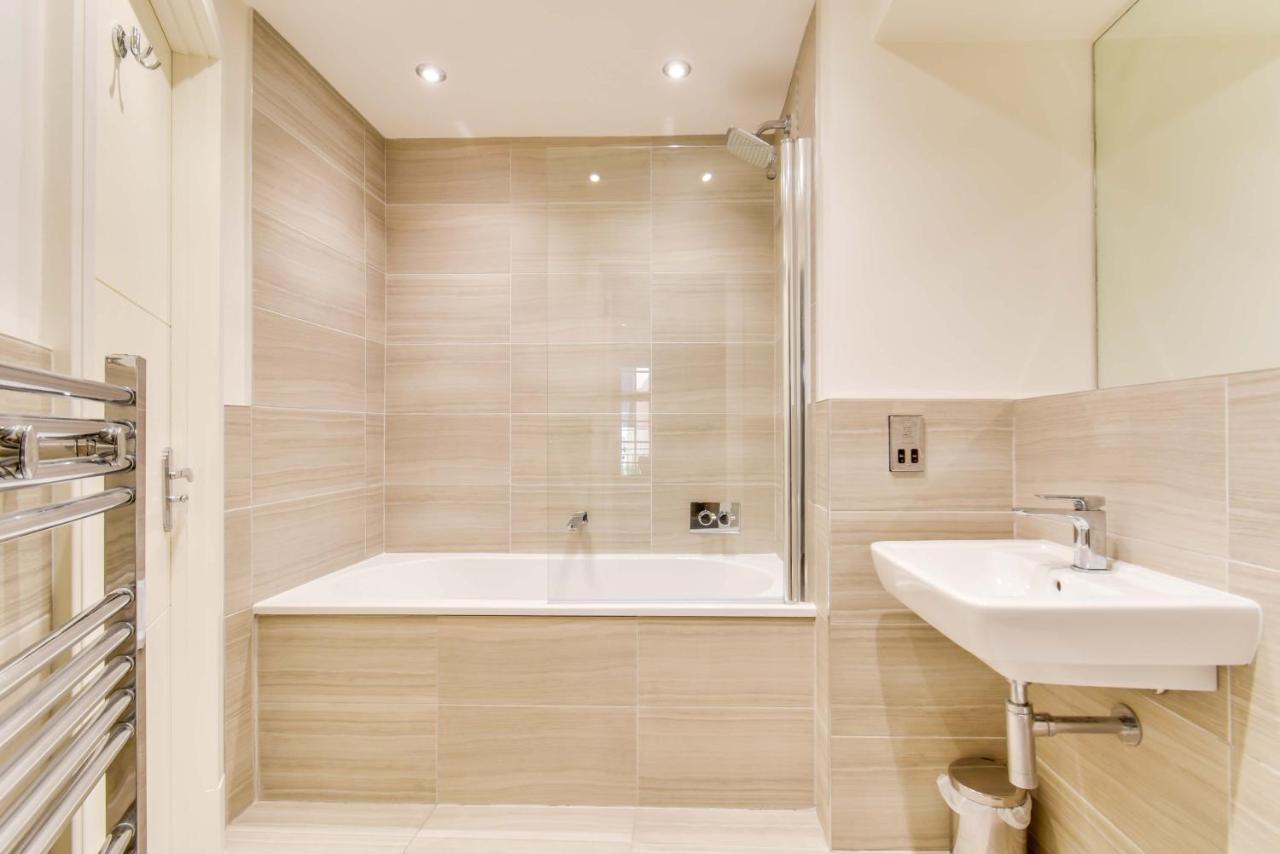 The Butler Suite York Extérieur photo